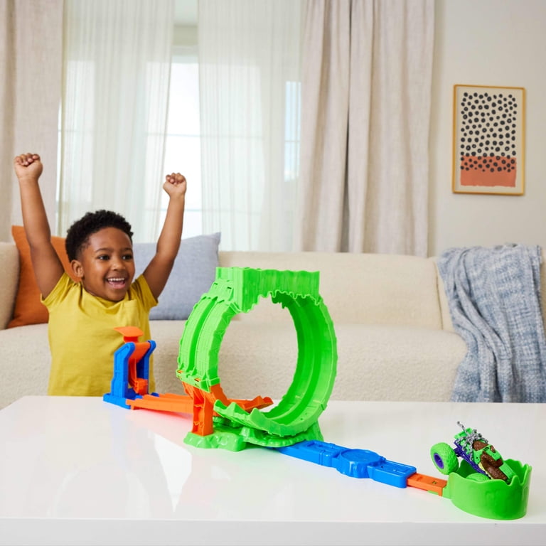 Hot Wheels Monster Trucks Mutant Chaos, Loop Challenge Playset