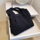 thumbnail image 5 of Bolso de mano con burbujas para mujer, Bolso Hobo con nube bonita, Bolso de compras para mujer (negro), 5 of 8