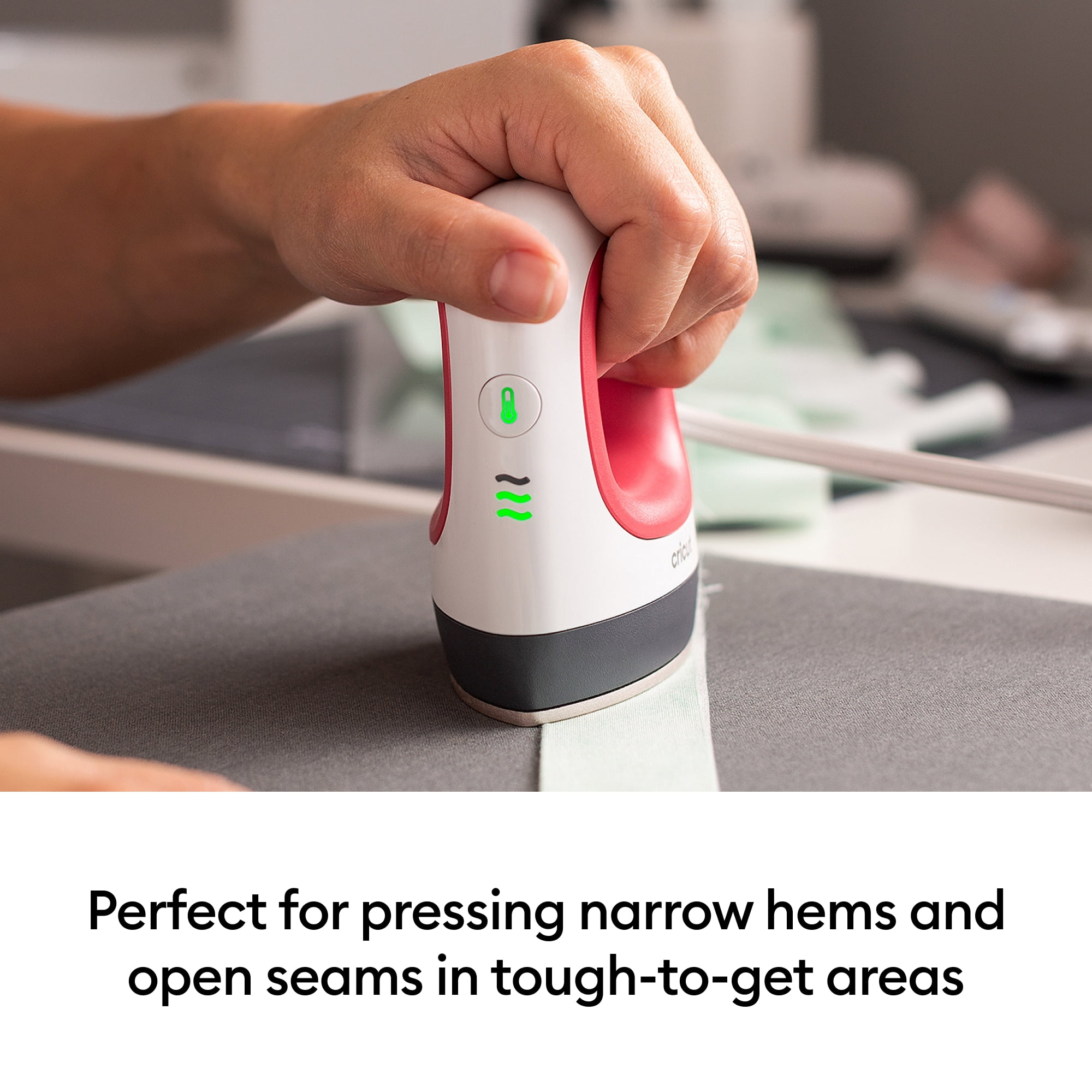 Cricut EasyPress Mini™, Raspberry - Compact Handheld Heat Press Machine