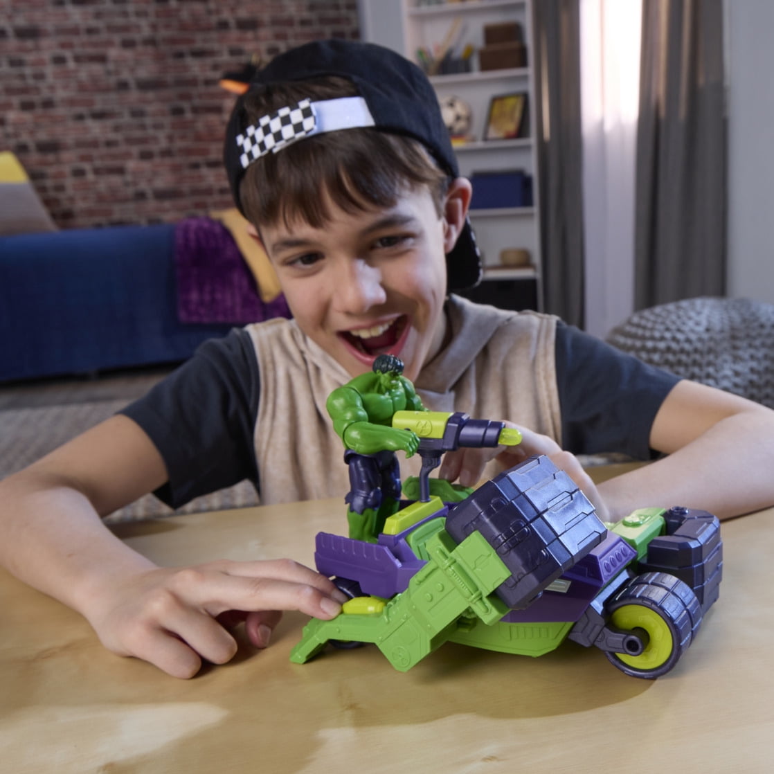 Marvel Avengers VenomVersus Epic World of Action Hulk Blast & Smash Truck, 4+