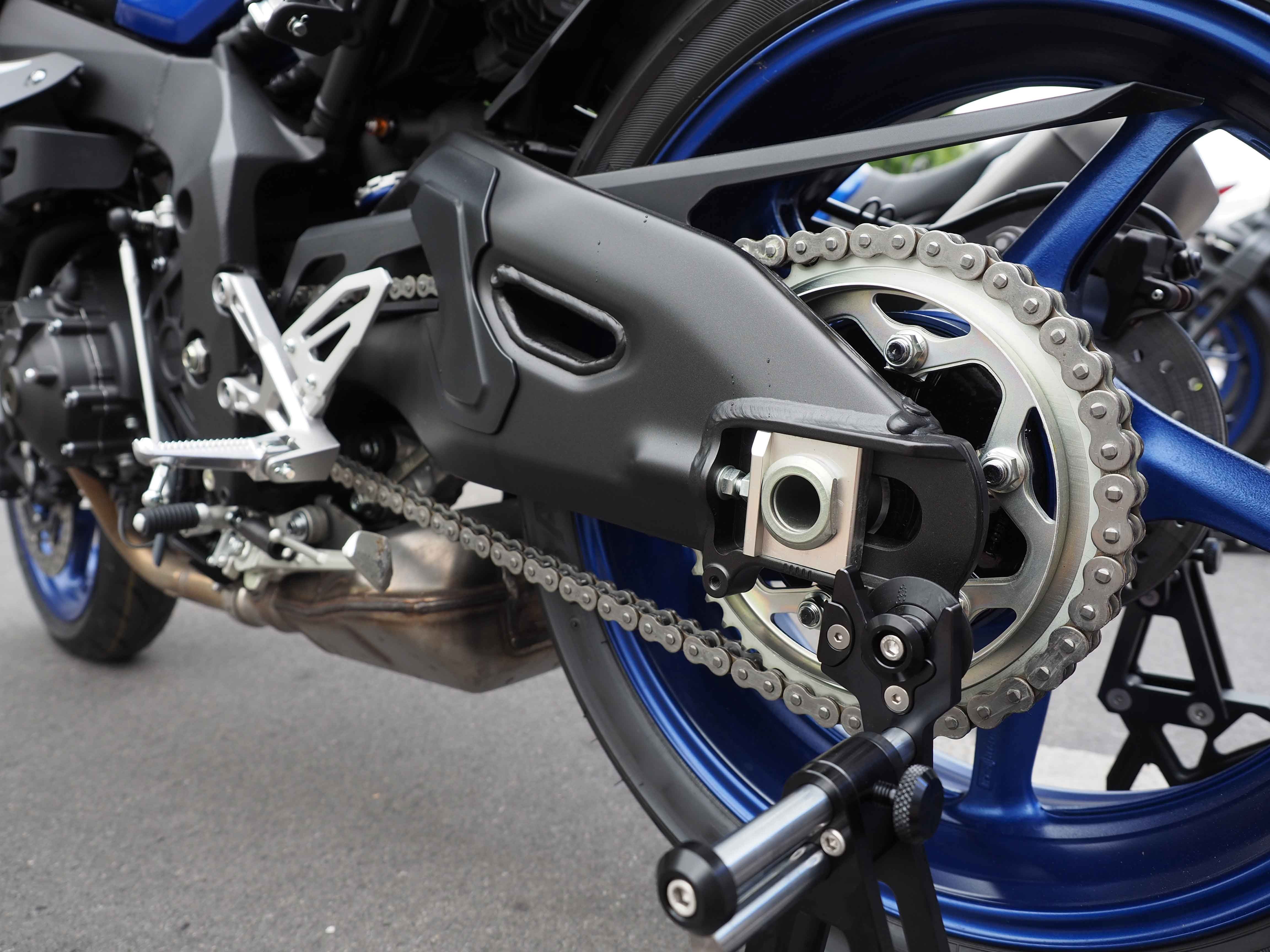 White Lightning Moto Chain Service Kit - Grunge Brush + Chain-Saver 2oz + Moto Clean 4oz for Motorcycles