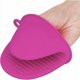 thumbnail image 2 of Juego de guantes de horno de silicona resistentes al calor, pequeños guantes de cocina de goma para freidora de aire, mini prensa para hornear y repostería, 1 par (rojo rosa),, 2 of 5