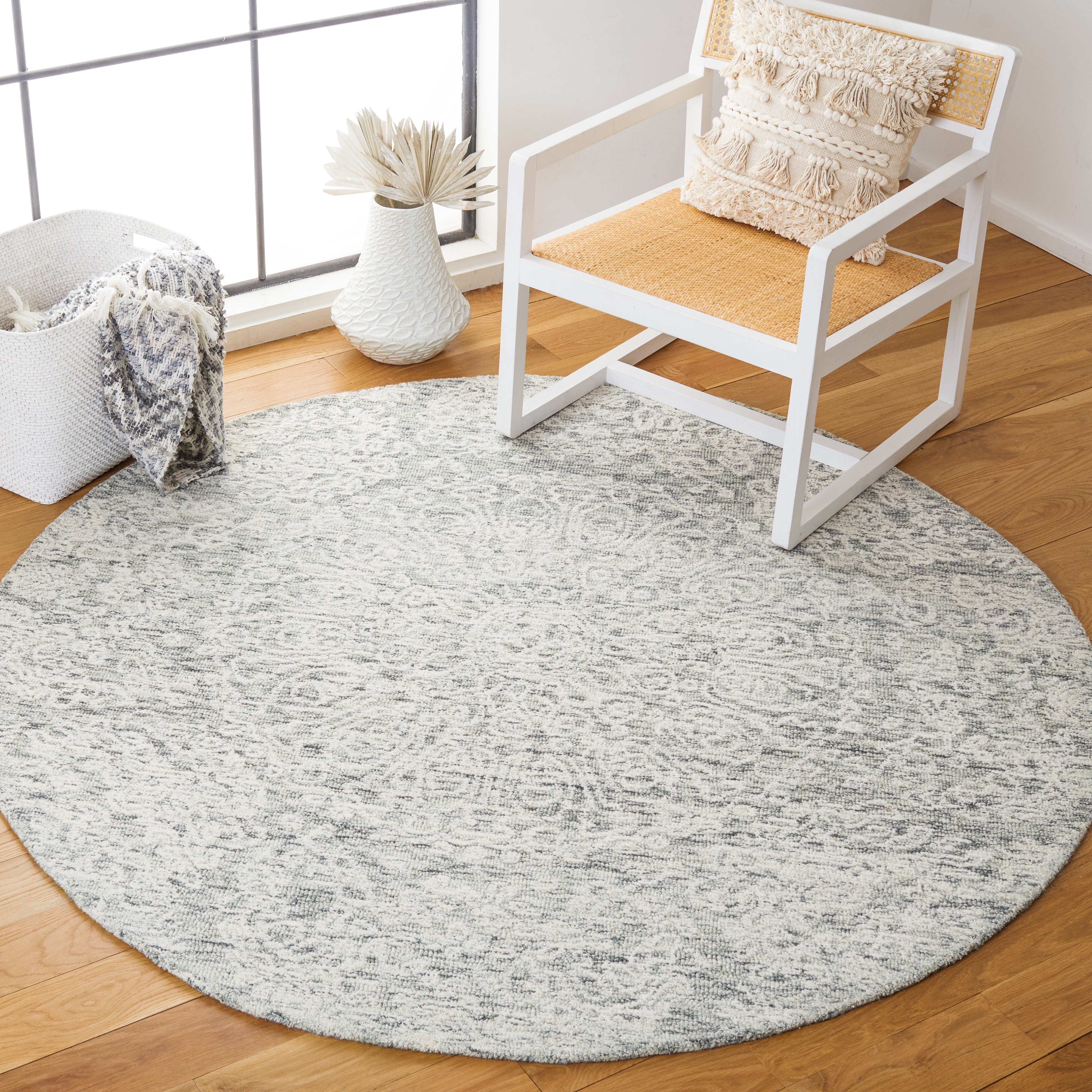 SAFAVIEH Metro Alaois Medallion Area Rug, Dark Grey/Ivory, 6' x 6' Round