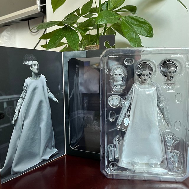 Figurine Originale NECA Bride of Frankenstein Figurine 1931 Accessoire de Mary Shelley Ensemble de Table de Laboratoire Figurines d'Action Jouets Modèles Colorés