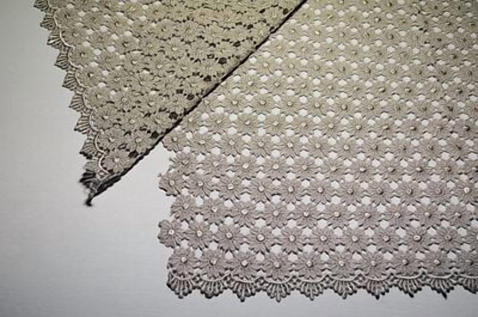 Lily 37" Daisy Venice Lace Fabric All Over Both Side Scalloped Edge 9 colors