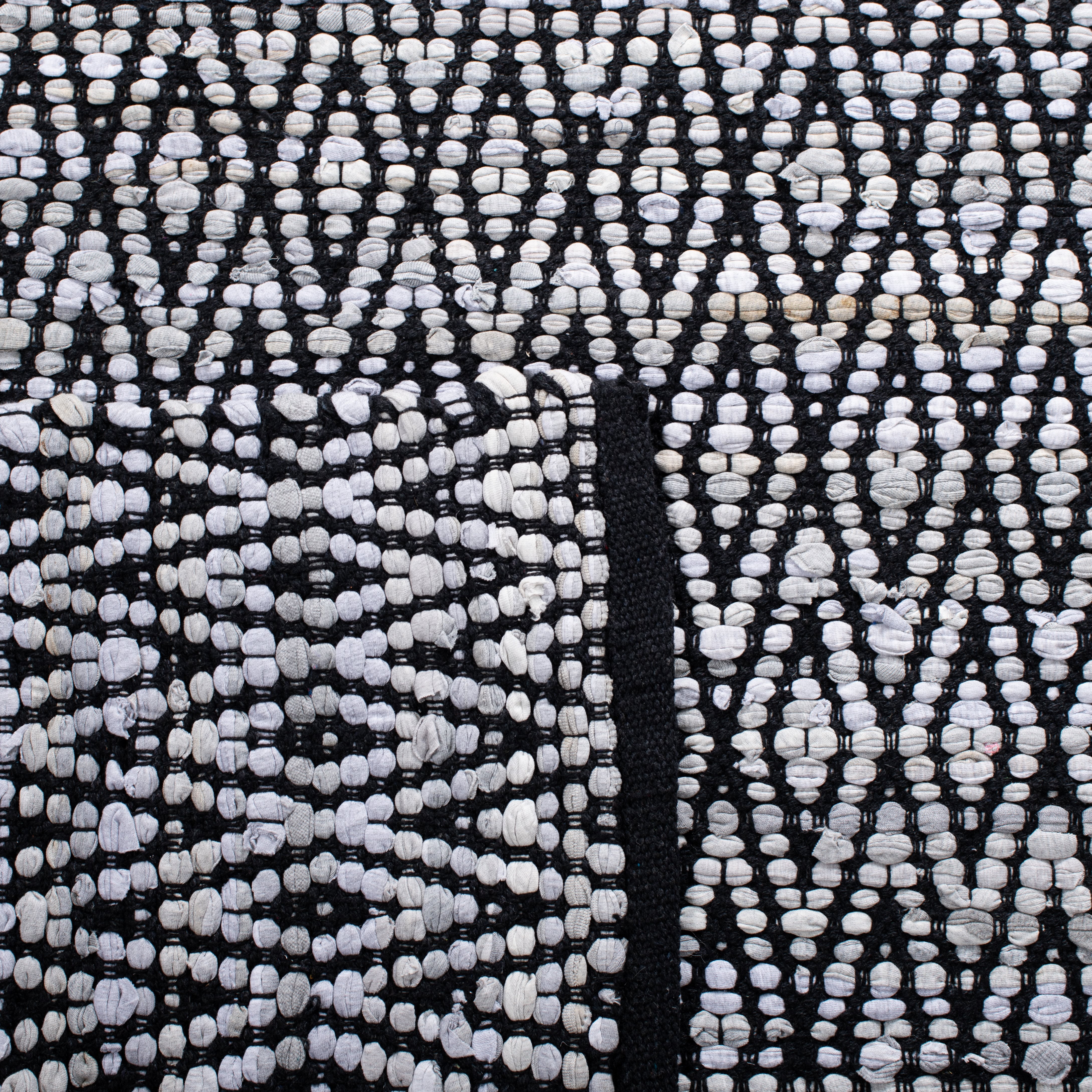 SAFAVIEH Montauk Carina Diamond Area Rug, Grey/Black, 6' x 6' Square