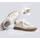 thumbnail image 2 of Zapatillas LUCKY STEP para mujer, clásicas, retro, suela de goma, piel blanco/beige, 2 of 8