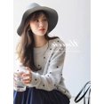 thumbnail image 3 of Otoño e invierno 2022 Nuevo jersey casual de cachemira navideño para mujer Suéter de cachemira bordado a mano suave y suelto con cuello redondo Coreano, 3 of 4