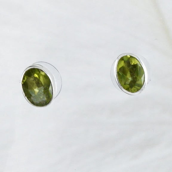 Beautiful Hawaiian Genuine Green Peridot Oval-Cut Earring, Sterling Silver Green Peridot Stud Earring, E9033 Birthday Valentine Mom Gift