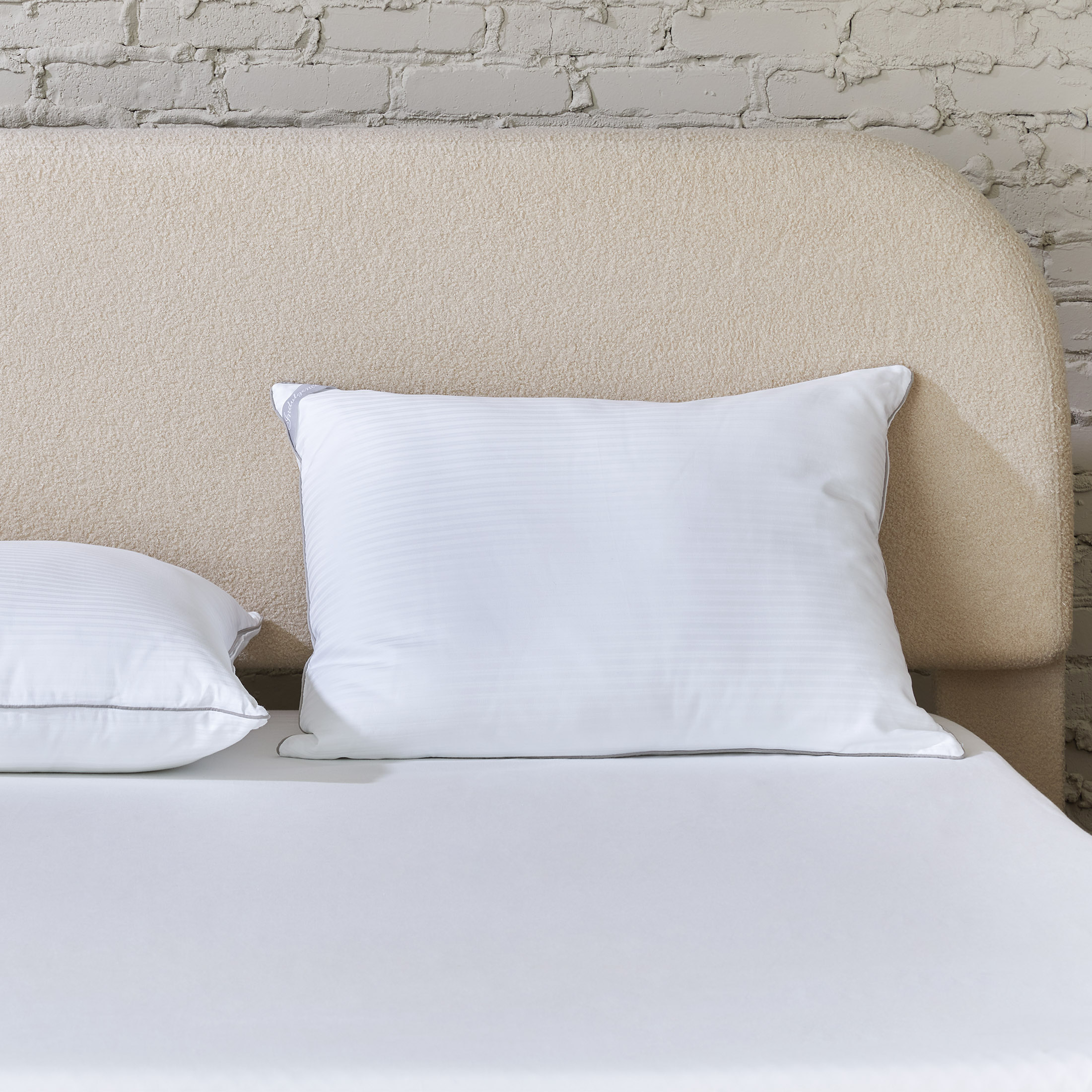 Indulgence Down Alternative Bed Pillow, Standard/Queen
