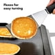 thumbnail image 2 of Espátula para alimentos OXO Good Grips volteadora profesional negra, 2 of 6