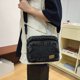 thumbnail image 4 of Bolso Bandolera Denim Casual Con Correa Ajustable para Mujer, 4 of 7