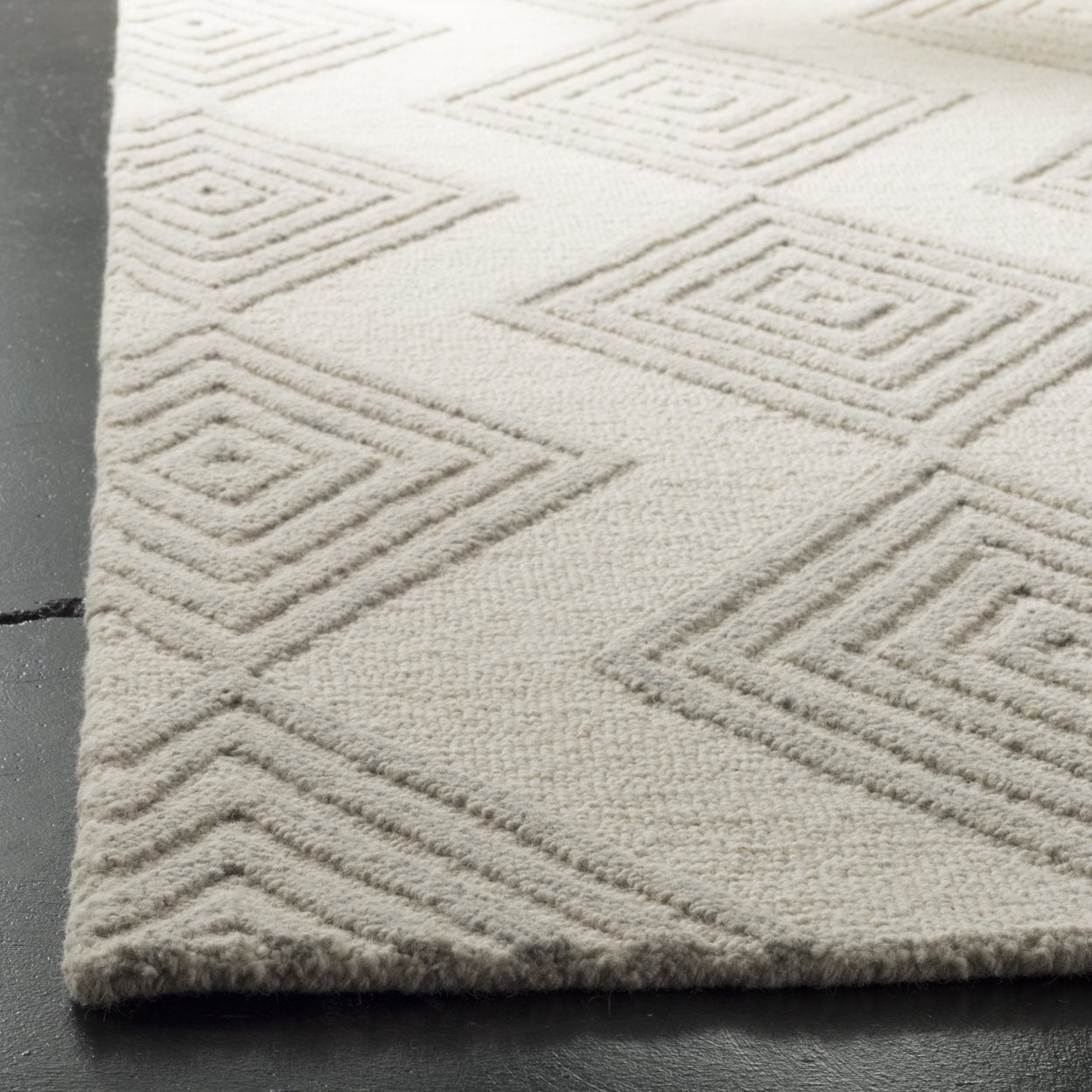 SAFAVIEH Blossom Winston Geometric Wool Area Rug, Ivory/Silver, 4' x 6'