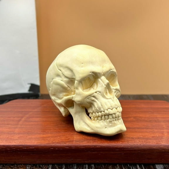 Poplar Wood Carved Skull Ornament Decoration Folk Art Craft Figurine 6 Centimeter Wooden Sculpture for Collection