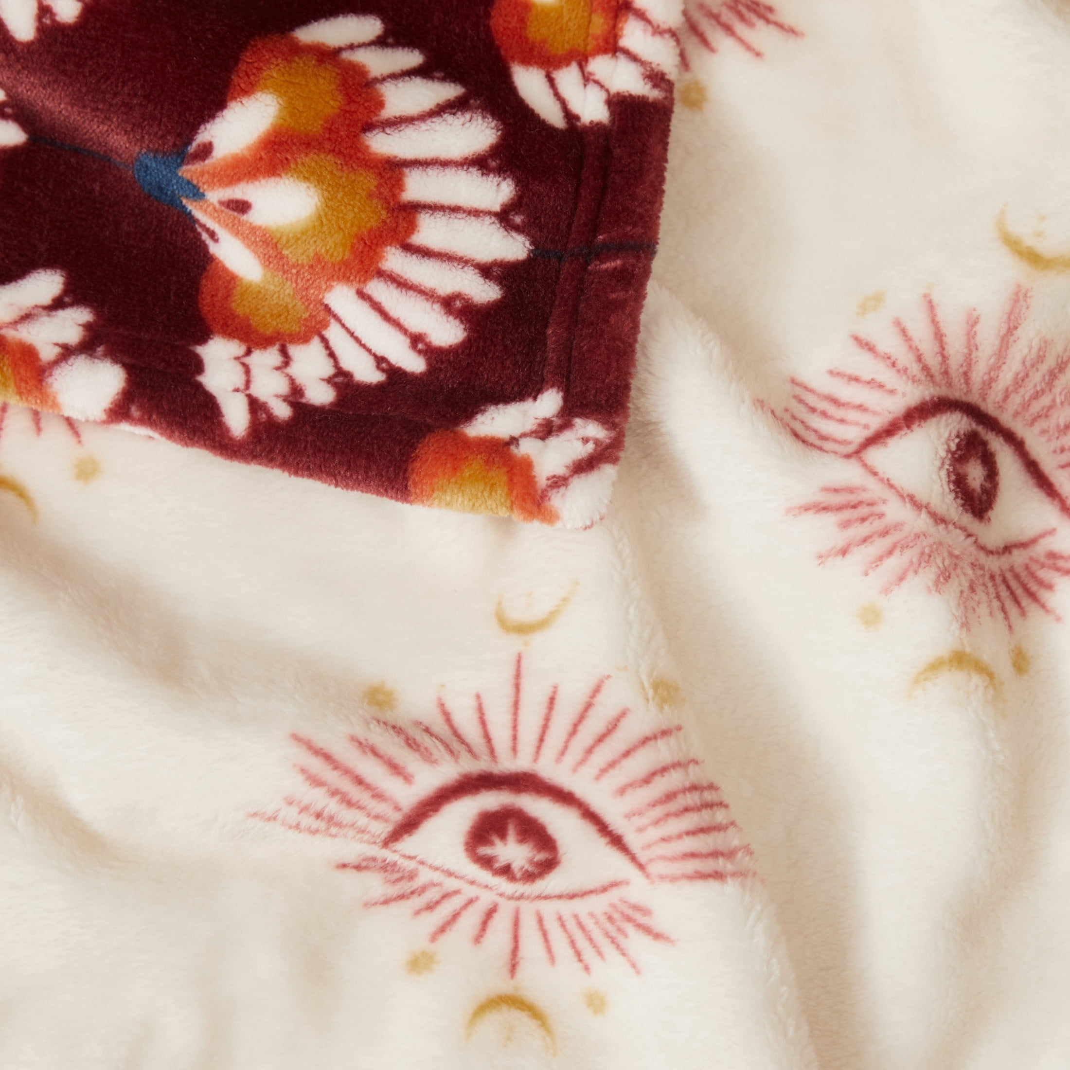 Jessica Simpson Plush Throw Blanket, Burgundy / Red, 50" x 70"