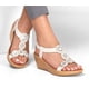 thumbnail image 2 of Sandalias Skechers Beverlee - Date Glam para mujer, color blanco roto, 2 of 5