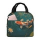 thumbnail image 1 of Easygdp Koi Pond Lilies Bolsa Térmica Premium - Tela Oxford Impermeable, Gran Capacidad, Bolsillo Frontal, Unisex para Trabajo, Escuela, Actividades al Aire Libre y Picnics, 1 of 8