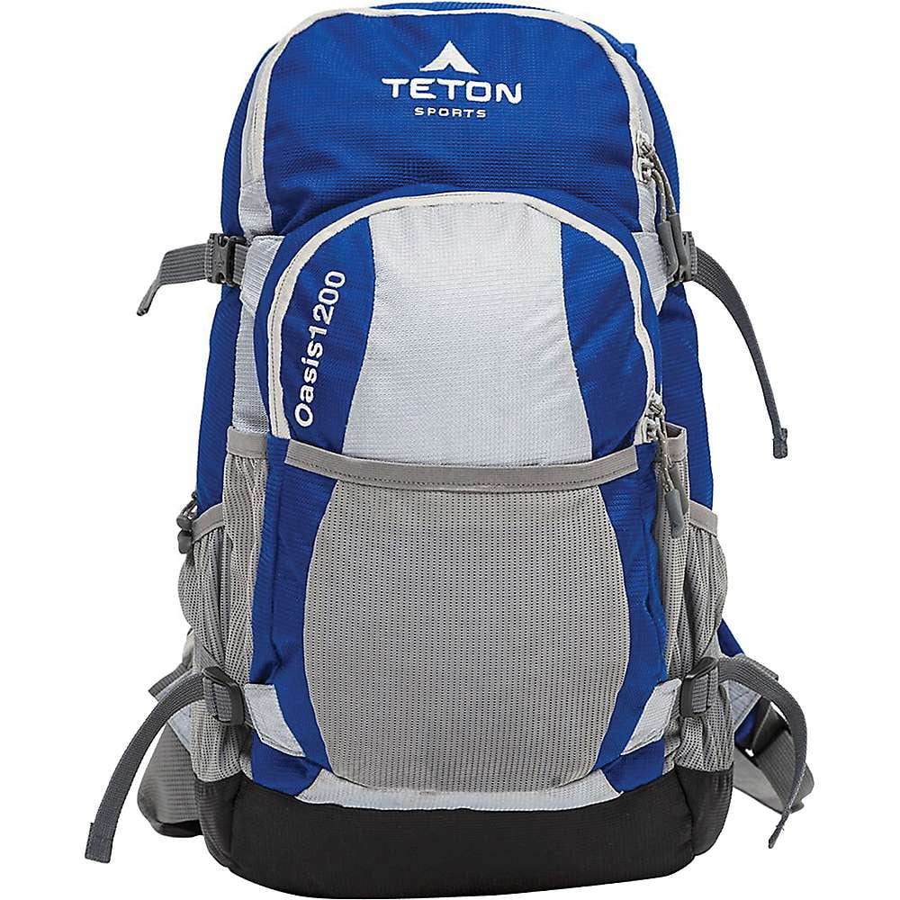 hiking daypack with hydration