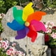 thumbnail image 2 of Molino de viento - Molino de viento Rainbow 12 - Resistente a los rayos UV y a la intemperie - Molino de viento: Ø12cm, Altura total: 29cm INCL. Varilla de soporte, 2 of 5