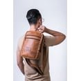 thumbnail image 2 of CROSSBODY MIEL CON DOS CIERRES AL FRENTE, 2 of 3