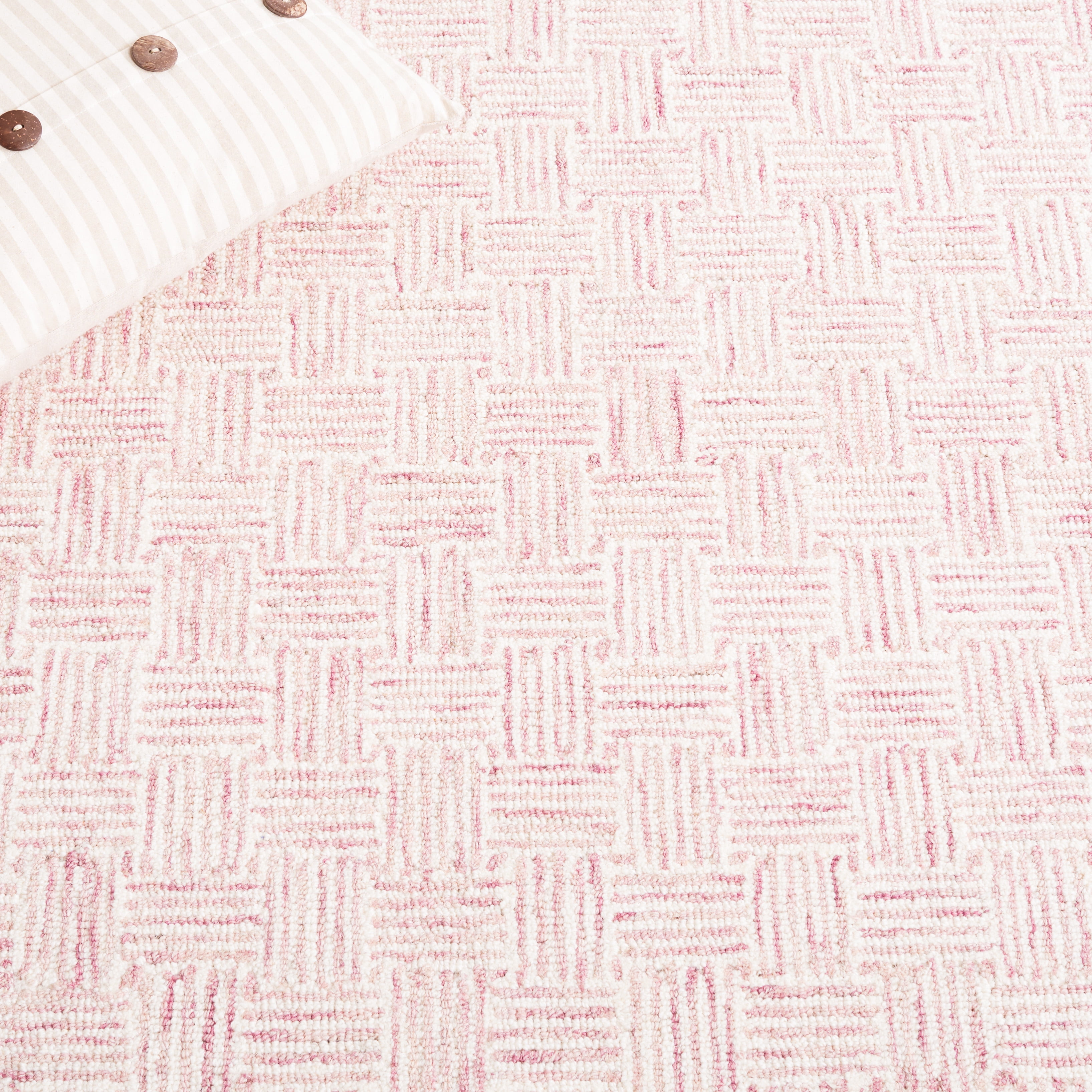 Safavieh Micro-Loop Charlotte Solid Area Rug, Pink/Ivory, 3' x 3' Round
