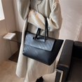 thumbnail image 3 of Bolso grande para mujer, moderno bolso de mano de estilo coreano de gran capacidad, bolso de mano retro para viajeros, 3 of 6
