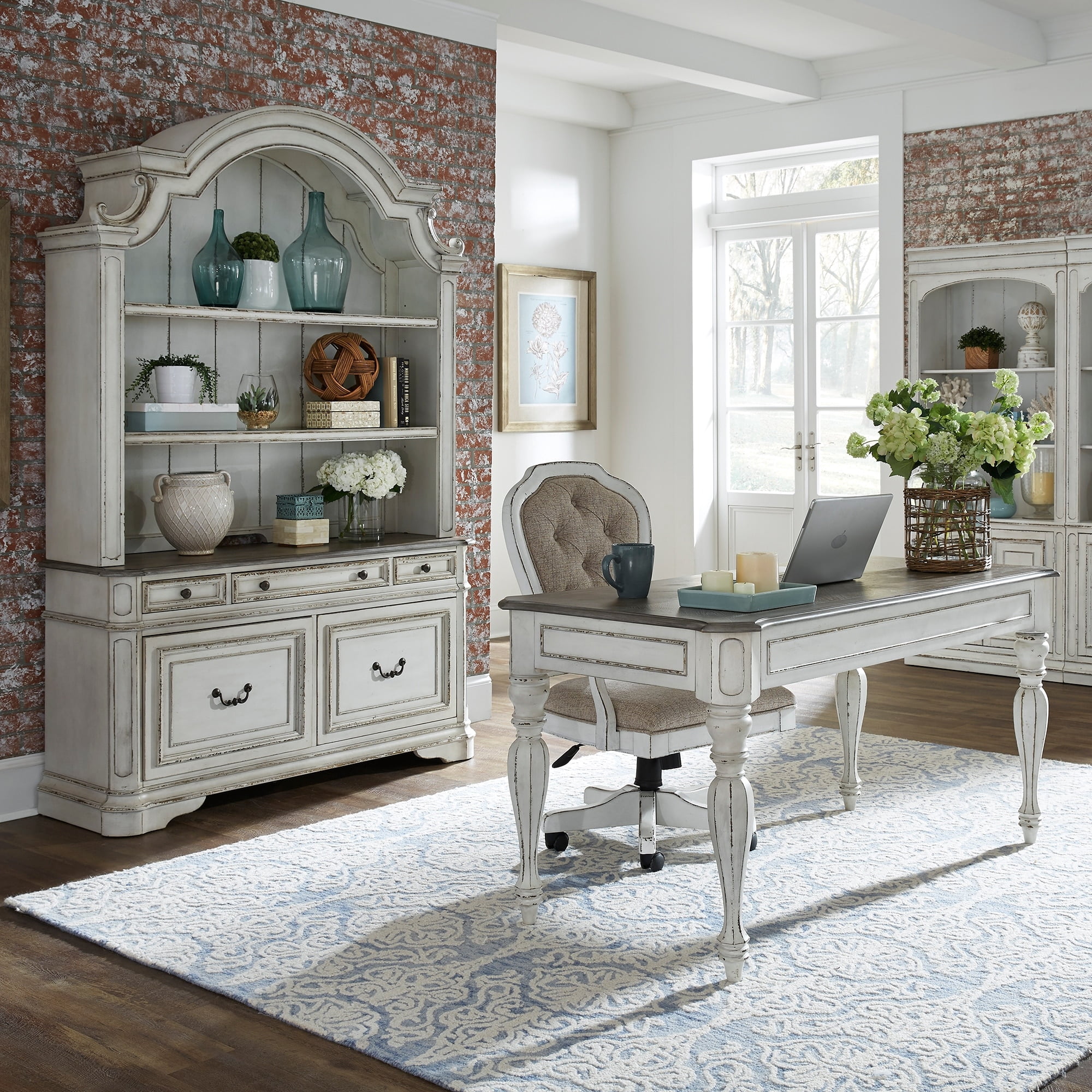 Magnolia Manor White Jr Executive Desk Chair