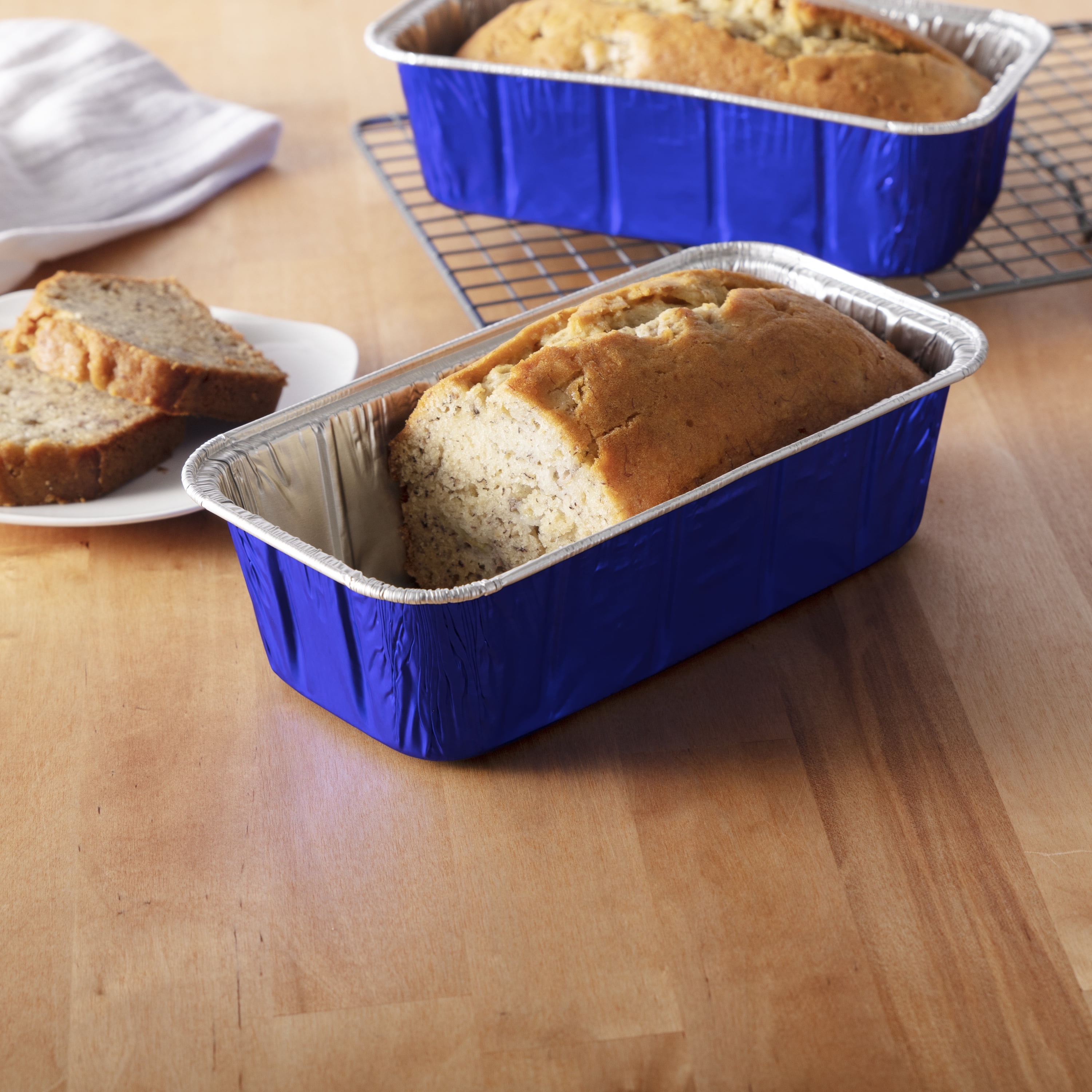 Reynolds Kitchens Medium Size Loaf Pans with Lids, 8 x 4 Inch, 2 Count