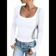 thumbnail image 1 of Camisa Básica de Punto Acanalado con Cuello en U y Larga de Color Liso para Mujer, Corte Entallado e Informal. M, 1 of 6