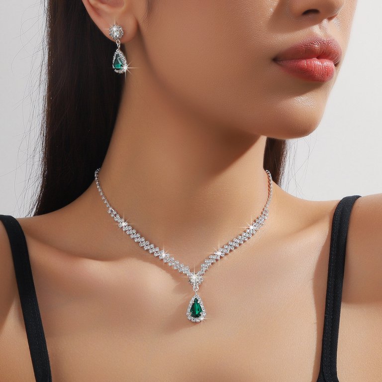 jewelry for emerald green prom dress Emerald Dress Jewellery Combination: 10 Elegant Style Ideas