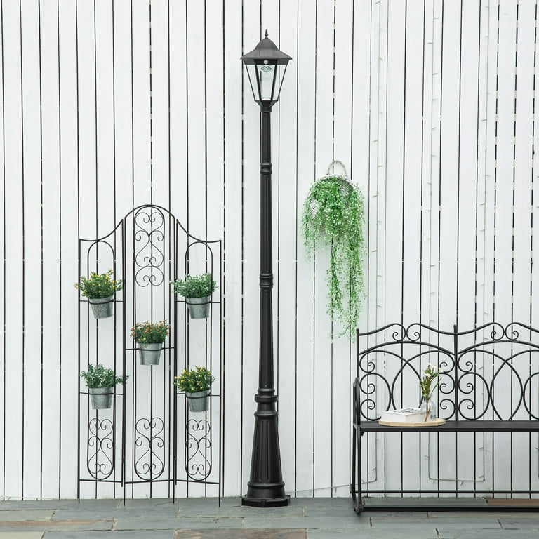 Cast iron 2024 solar lamp post