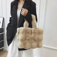 thumbnail image 2 of Sacs fourre-tout moelleux, sac à main en fourrure d'hiver pour femmes Y2K, sac en fausse fourrure, sac à main à bandoulière floue, 2 of 4