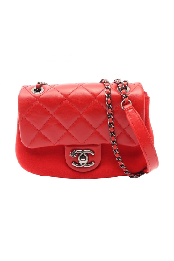 Pre-Owned Chanel Matelass Small Shoulder Bag/Handbag, Leather and Wool, Women's, Red