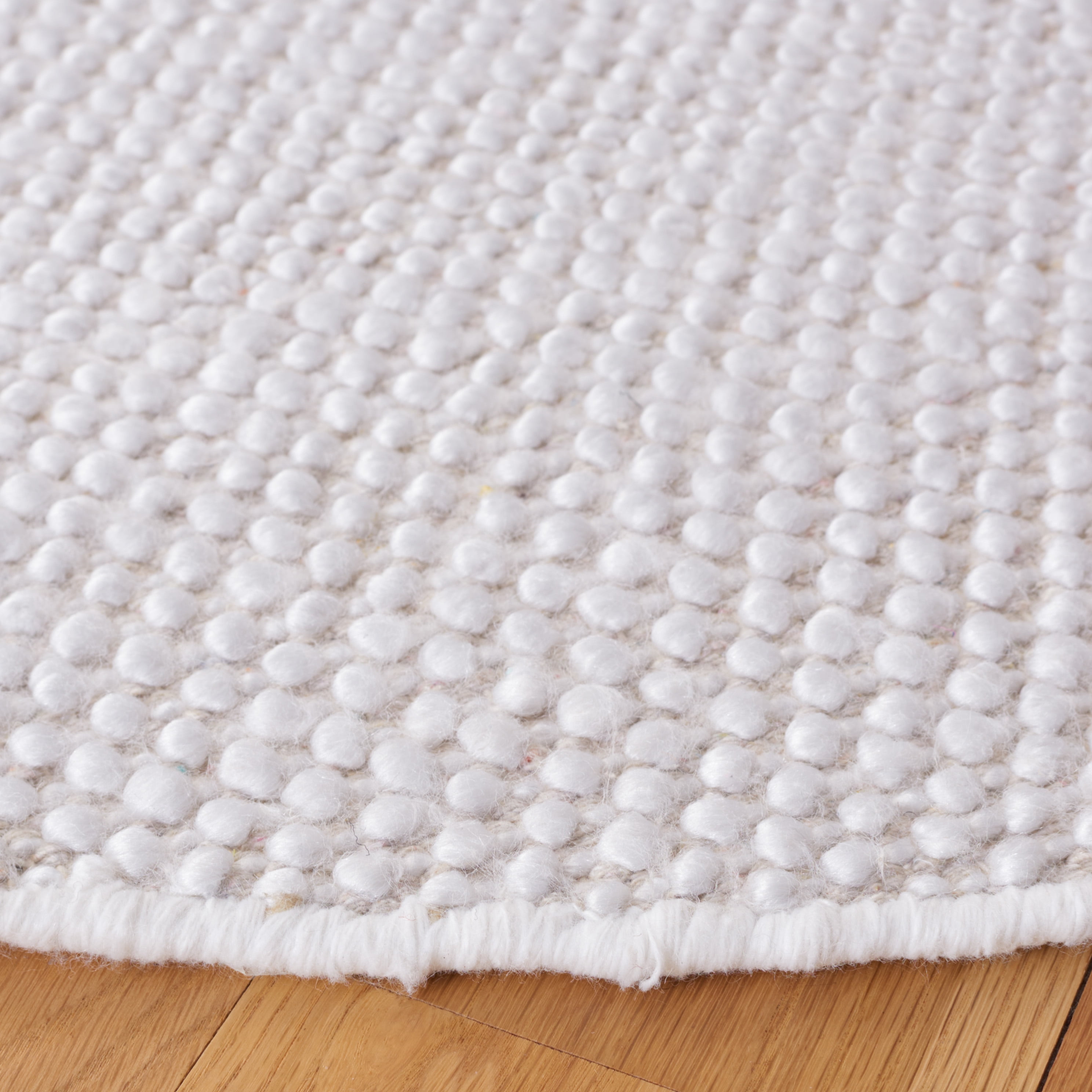 SAFAVIEH Natura Marina Striped Wool Area Rug, Ivory/Blue, 6' x 6' Round