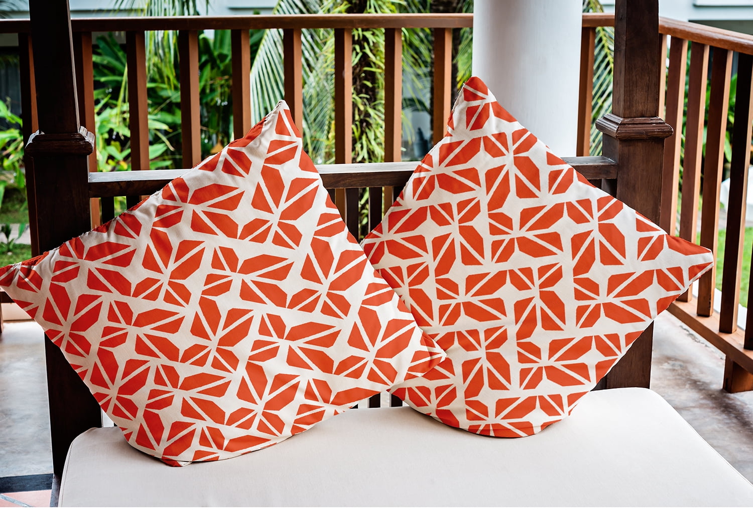 20" x 20" Simply Daisy Kaleidoscope Graffiti Polyester Indoor/Outdoor Pillow, Harvest Orange Qty 1