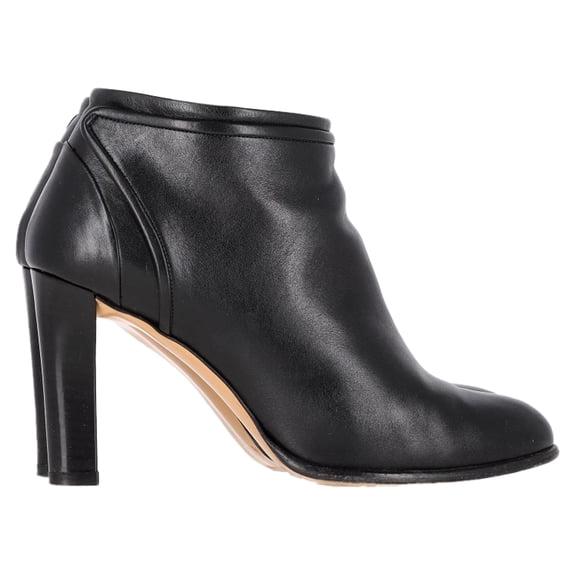 Pre-Owned Salvatore Ferragamo Zipped High-Heeled Ankle Boots in Black Leather