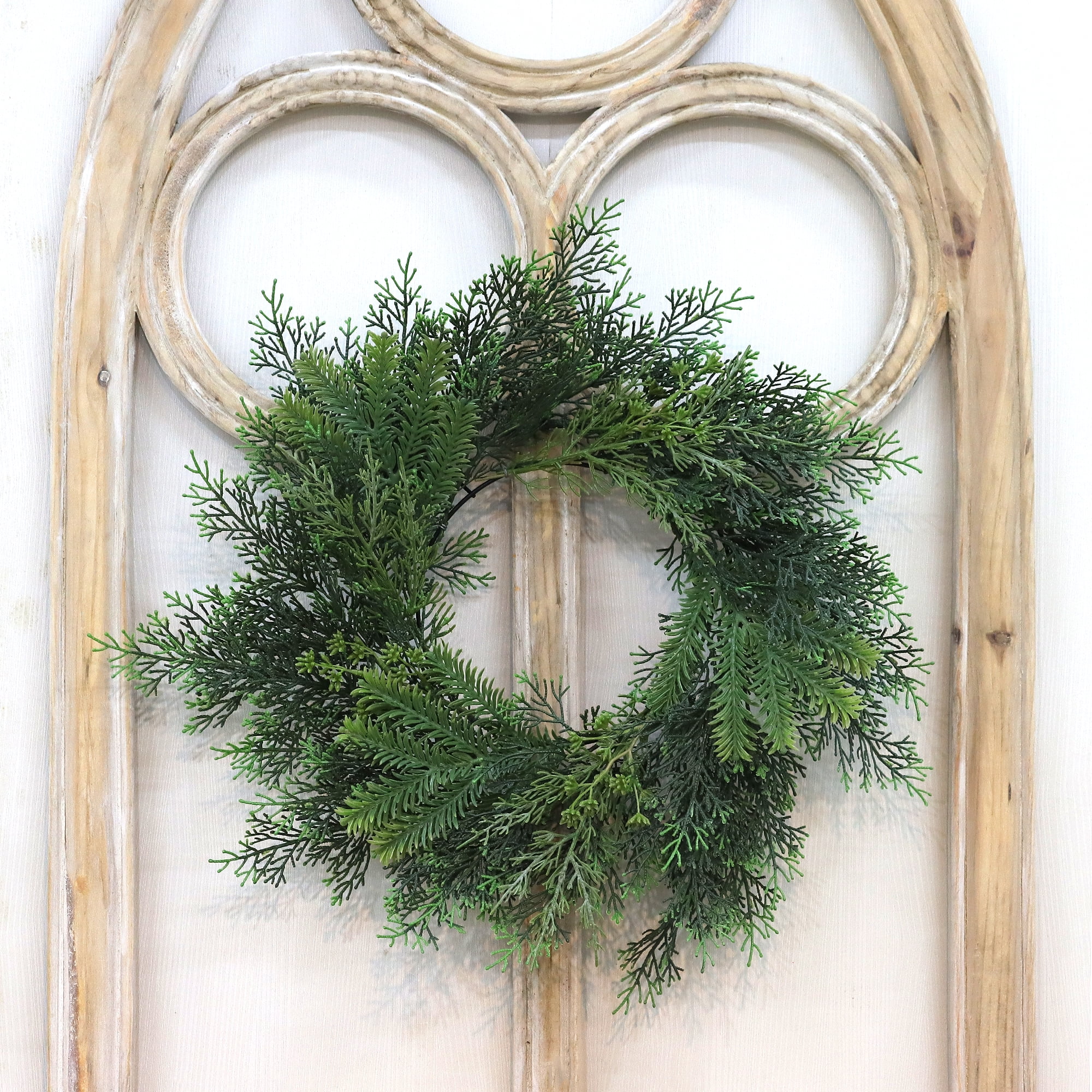Mainstays 18 inch Artificial Green Pine Round Wreath, for Door or Wall, Metal Base