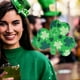thumbnail image 5 of Cartel Colgante de Madera para Día de San Patricio | Decoración para Fiesta en Casa del Festival Irlandés | Adorno de Pared Trébol Verde de la Suerte | 1 Pieza | 5.28x5.94 Pulgadas | Fácil de Colgar, 5 of 6