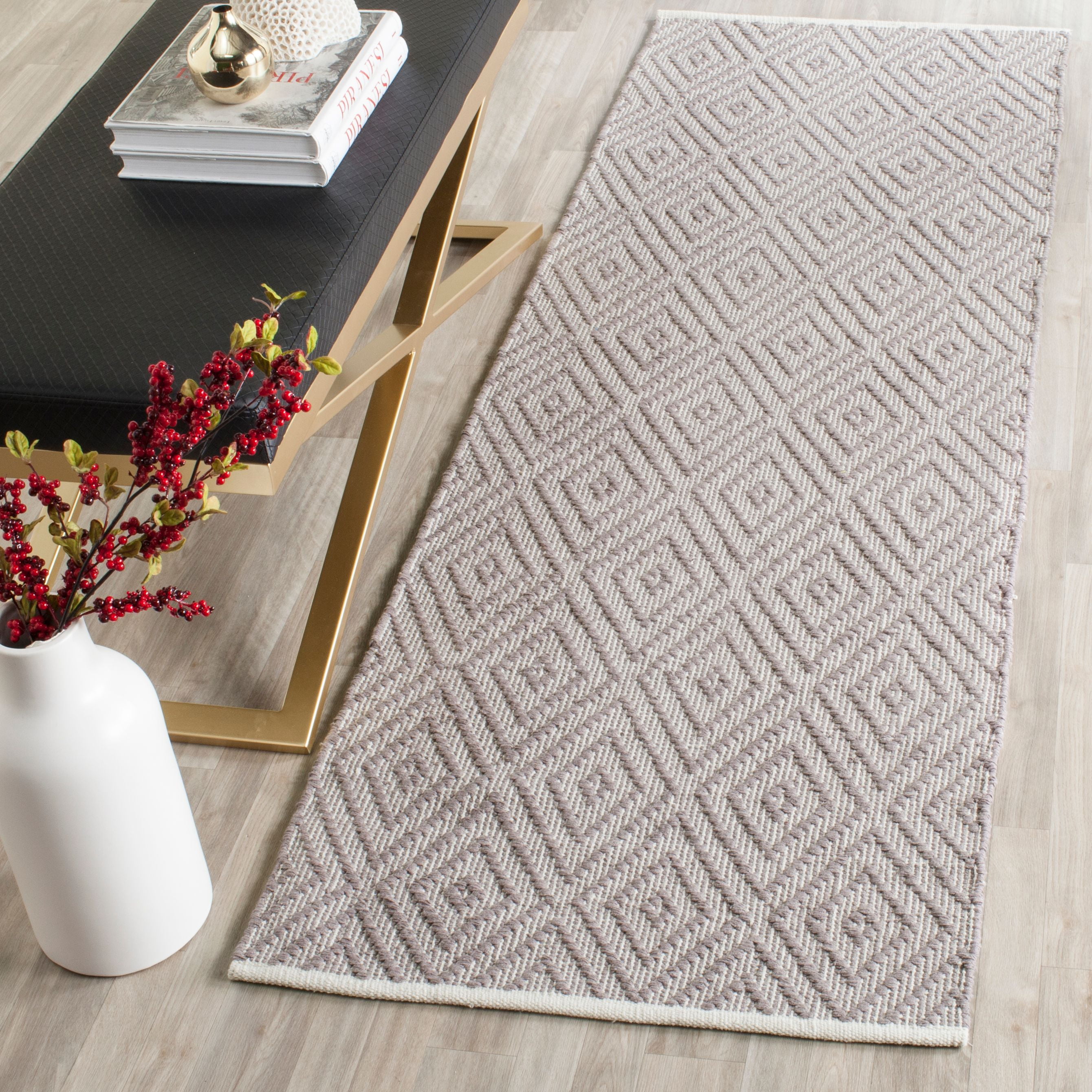 SAFAVIEH Montauk Kimberlyn Geometric Diamond Cotton Runner Rug, Grey