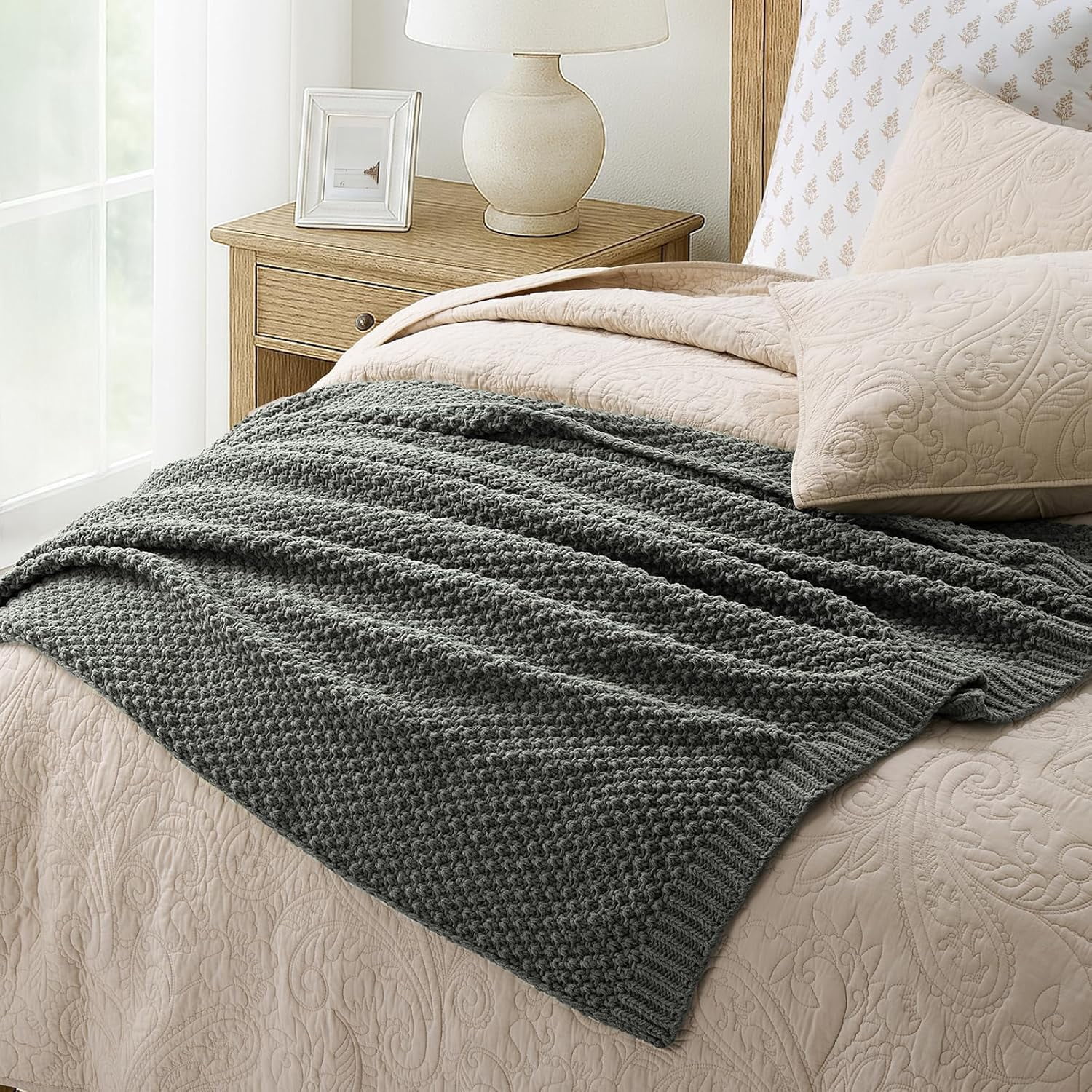 EVERGRACE Chunky Chenille Knit Throw Blanket for Couch, Soft Luxurious Moss Stitch Blankets for Bed, Cozy Decorative Farmhouse Knitted Throws for Sofa, Charcoal Gray, 60" x 80"