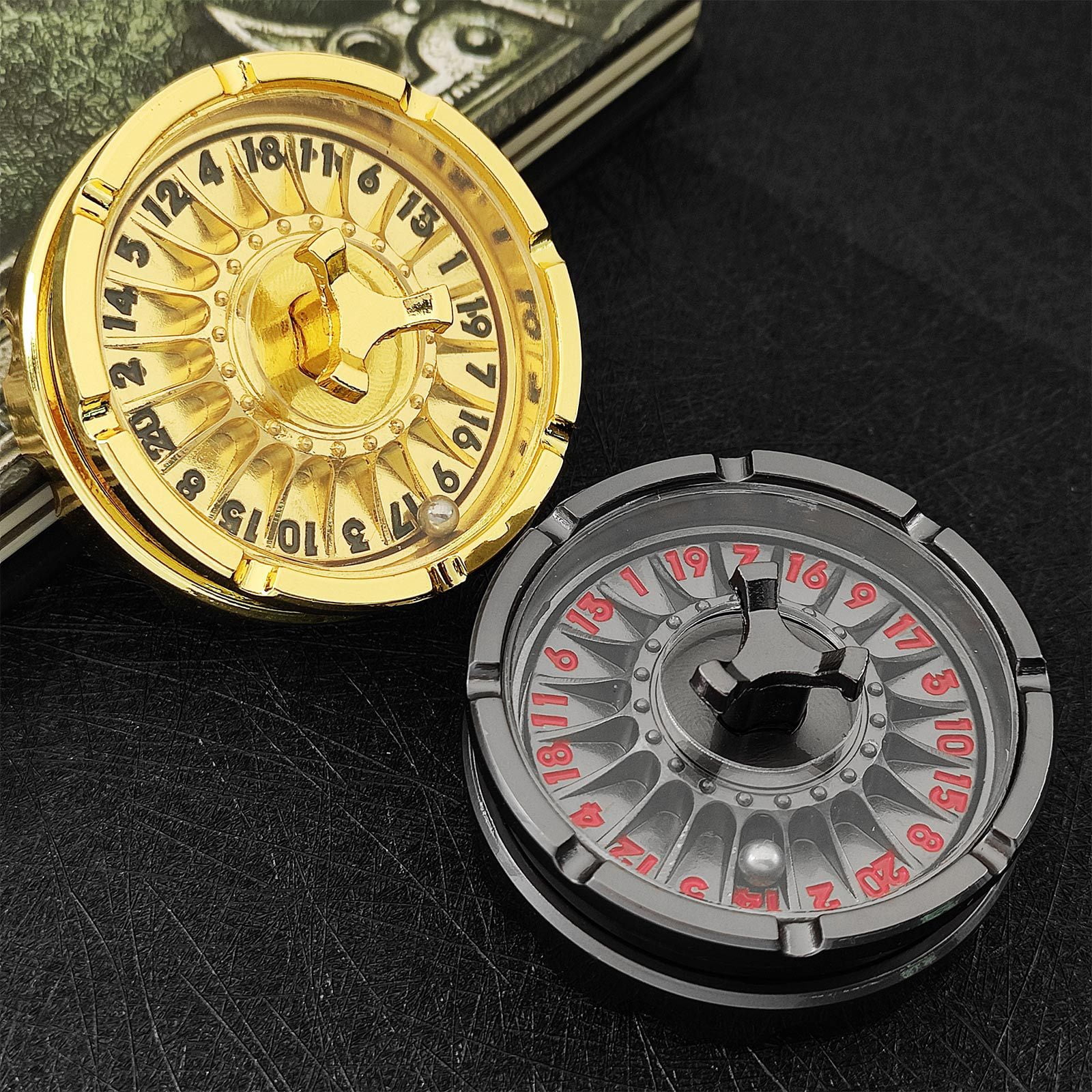 The latest gyro D20 dice punk style dragon pattern board game dice gyro metal turntable probability chooser
