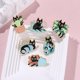 thumbnail image 4 of Broche con insignia YONGSHENG de la serie Black Cat And Plant tipo C, 4 of 5