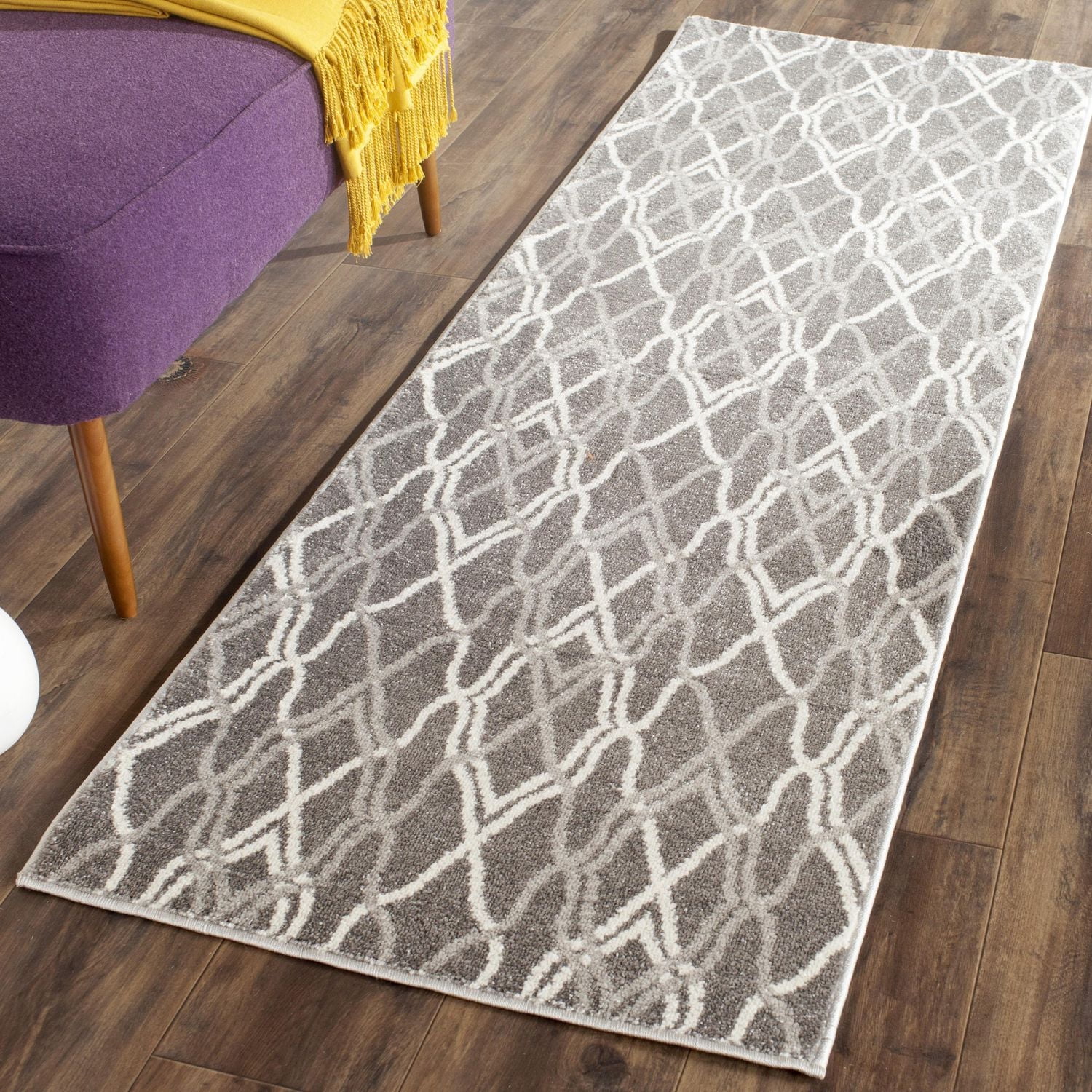 Safavieh Amherst Virginia Geometric Area Rug