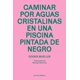 thumbnail image 1 of Caminar por aguas cristalinas en una piscina pintada de neg, 1 of 2