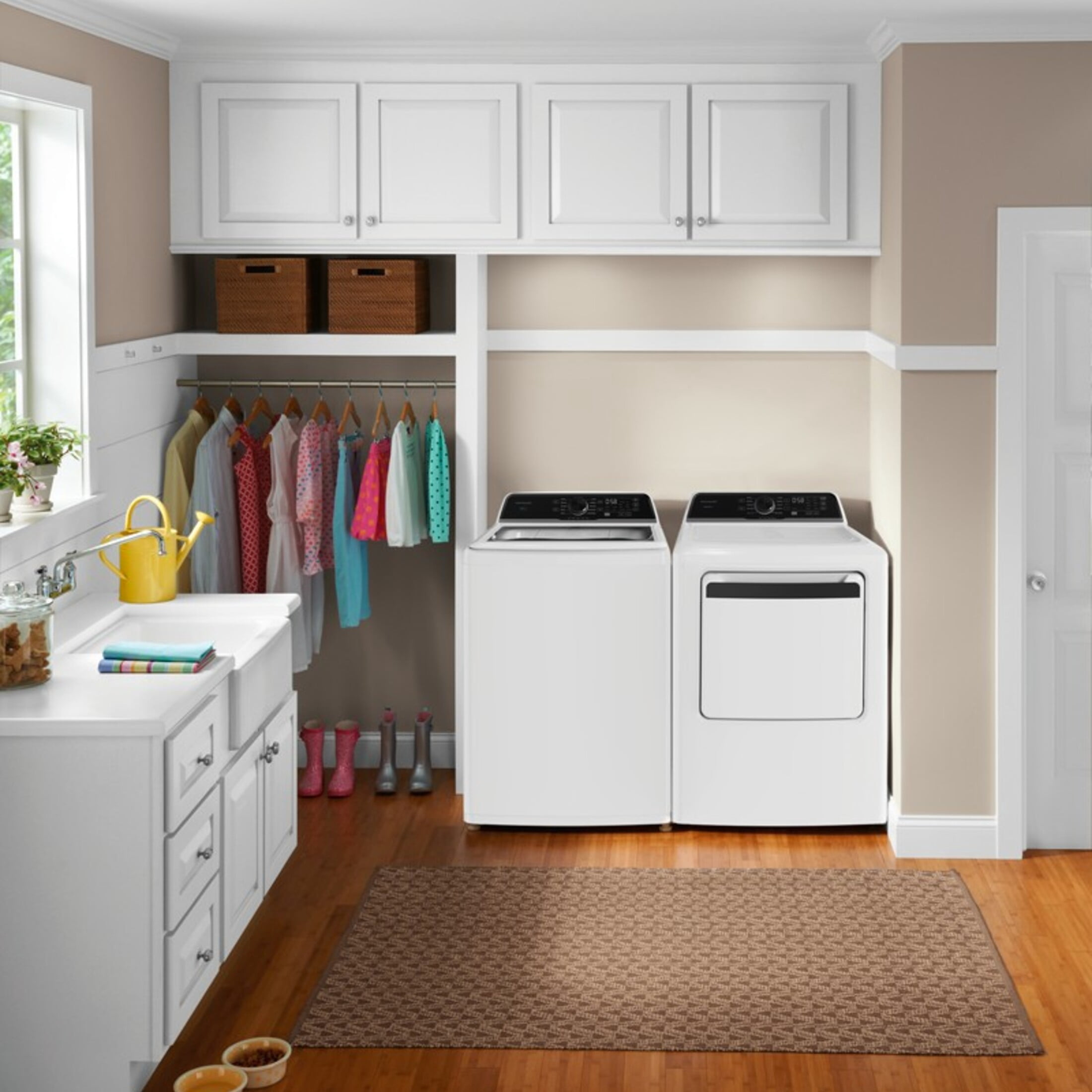 Frigidaire White Electric Dryer 7 cu ft Model FLVE7523BW