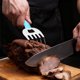 thumbnail image 5 of Yhmxh Ablandador de carne multifunción con forma de garra de oso, separador de carne para barbacoa, tenedor de cocina, cortador y separador de carne, triturador de pollo y carne., 5 of 6