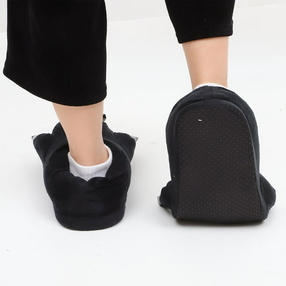 Niceauty 1 Pair of Simulation Animal Claw Shoes in Black for Adults with Warm Material