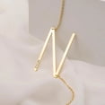 thumbnail image 4 of Collar de acero inoxidable con 26 letras en inglés, collar con inicial lateral, personalizado, regalos para dama de honor, 4 of 4