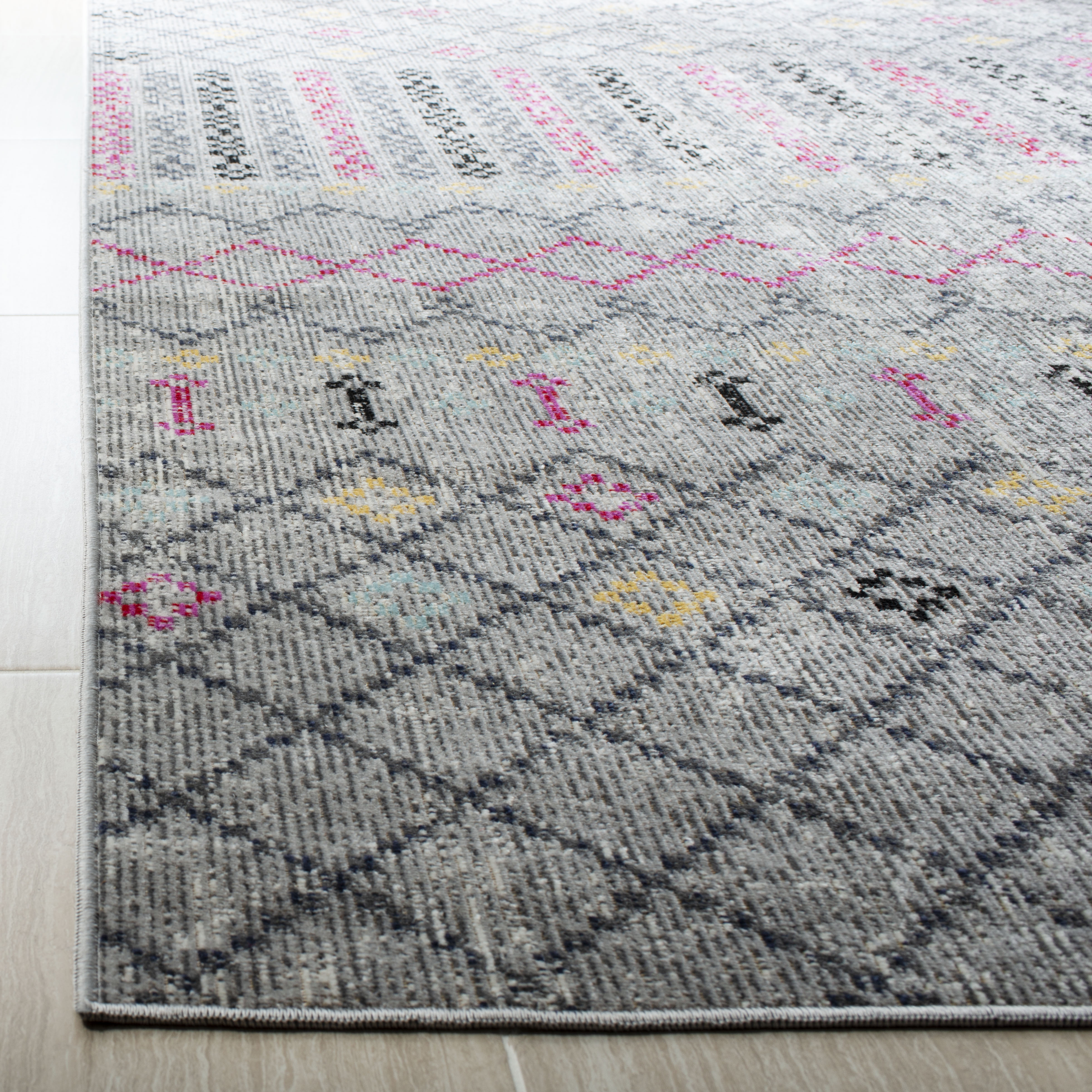 SAFAVIEH Montage Janne Geometric Indoor/Outdoor Area Rug, Grey/Multi, 4' x 6'