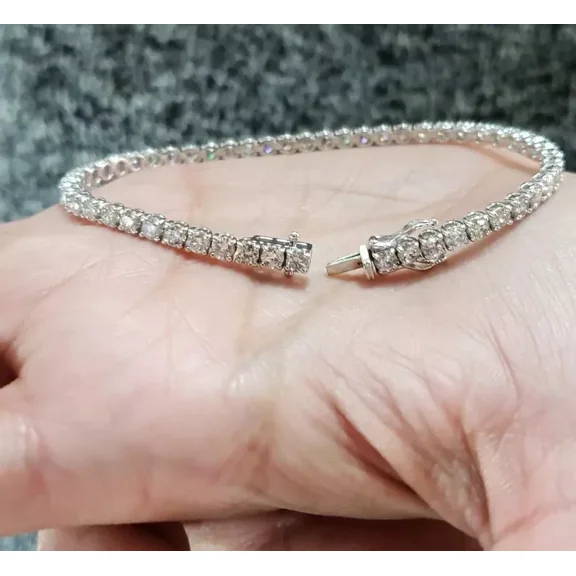 9.00Ct Round-Cut Lab created Diamond Beautiful Tennis Bracelet White Gold Plated sterling sliver